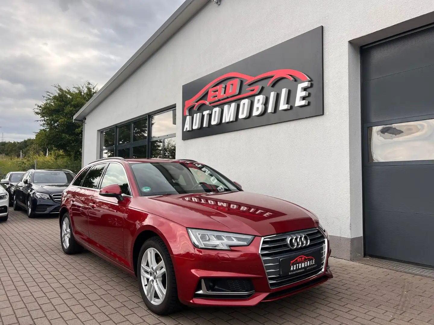 Audi A4 Avant 40 TFSI Sport*Läuft Unruhig* Rood - 1