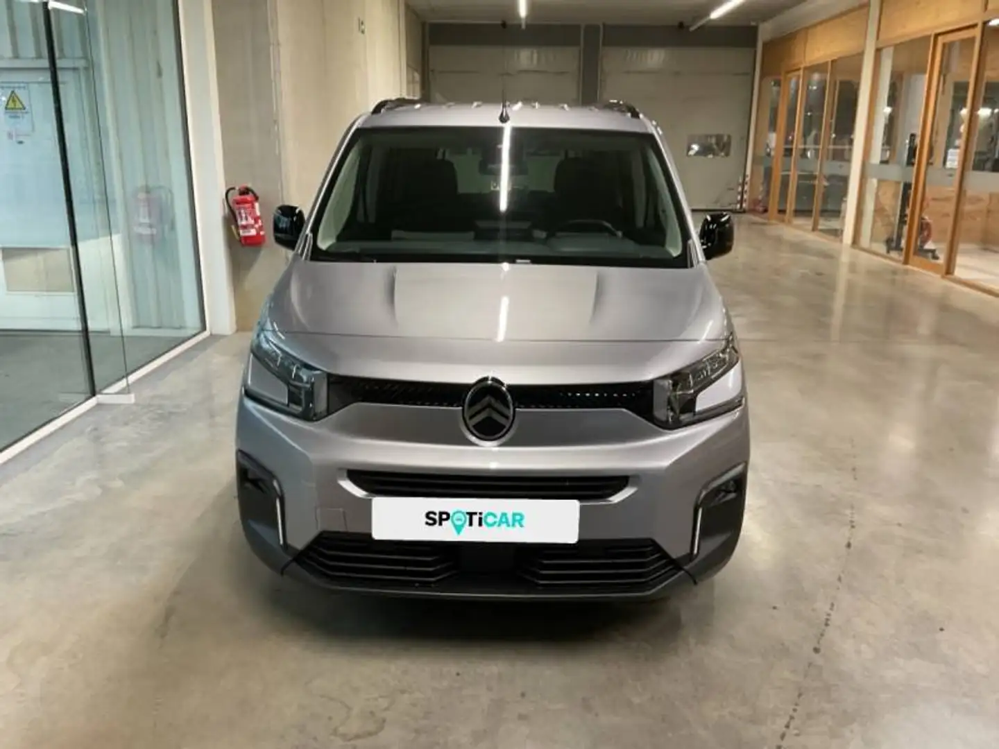 Citroen Berlingo 3 M 1.2 PT 110 S&S BVM6 PLUS Gris - 2