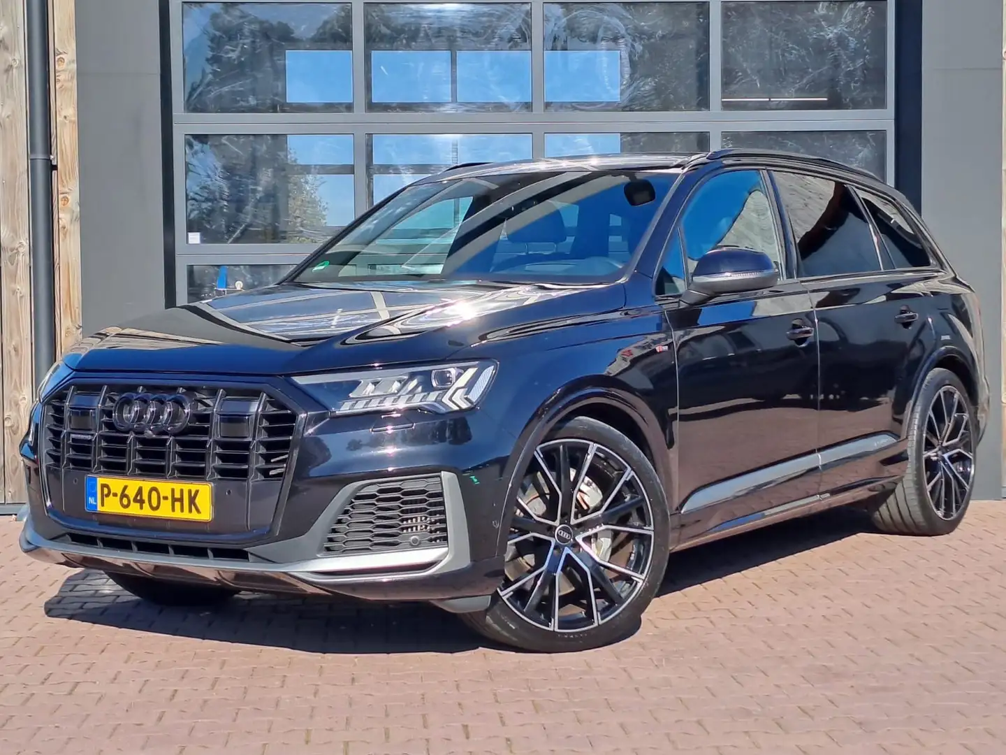 Audi Q7 55 TFSI e quattro Pro Line Plus S-line | Matrix LE Zwart - 1