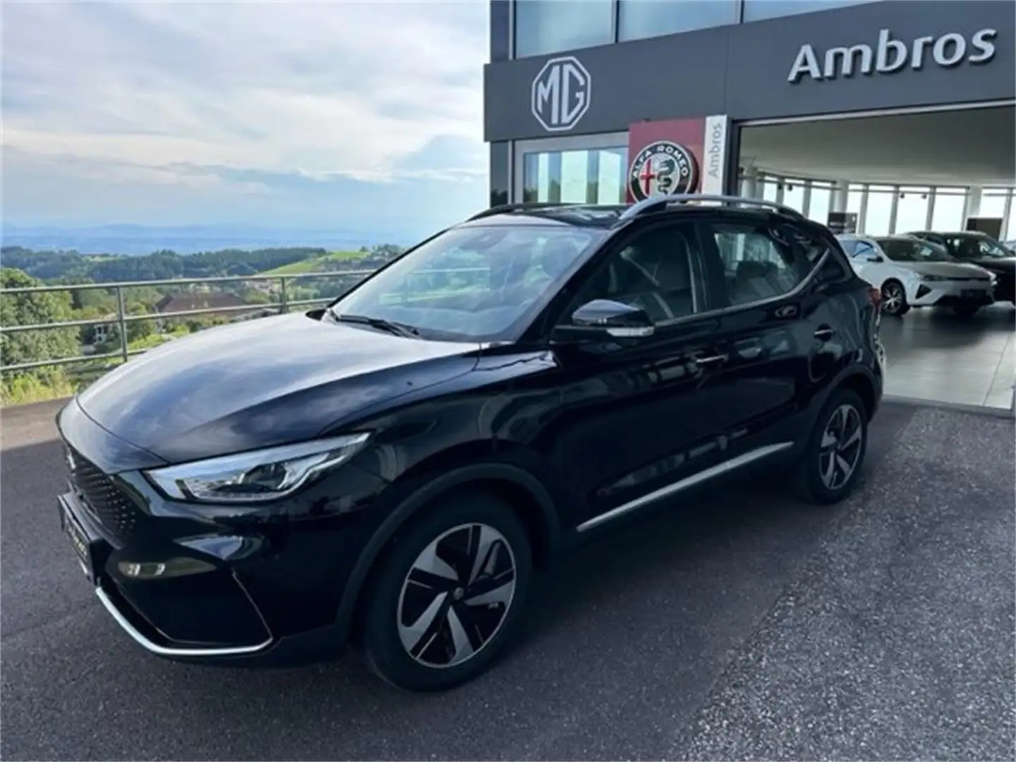 MG ZS Luxury 51kWh Černá - 1