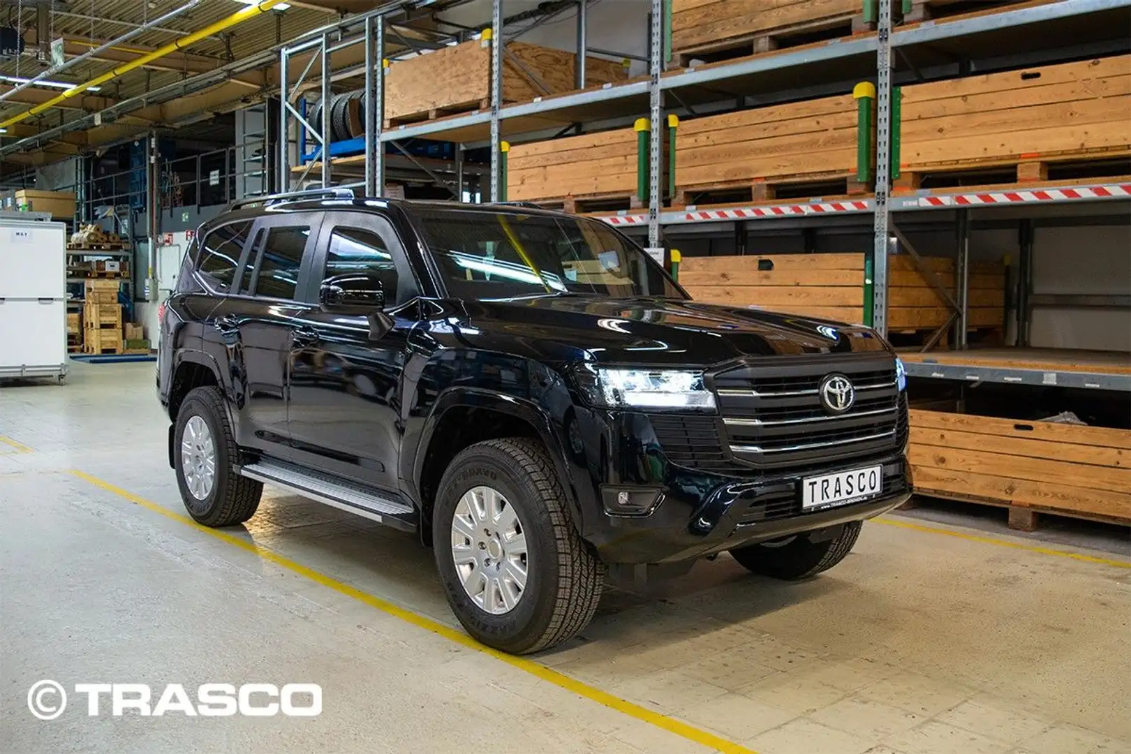 Toyota Land Cruiser 300 RHD- gepanzert/armored VPAM Level 9 STOCK Чёрный - 1
