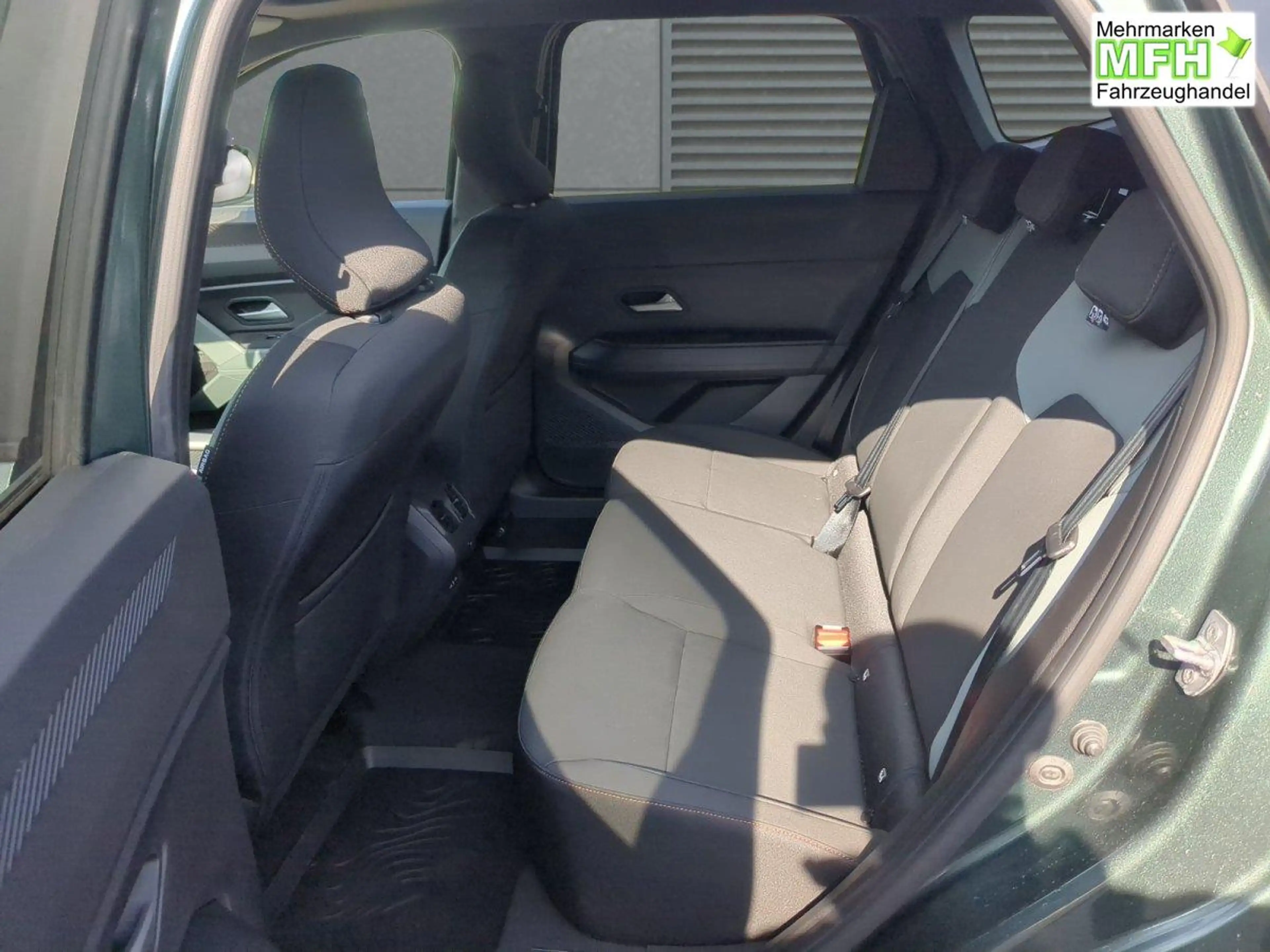 Dacia Bigster SHZ LED PDC RFK Extreme Hybrid 155 116 kW (158 ... — photo 5