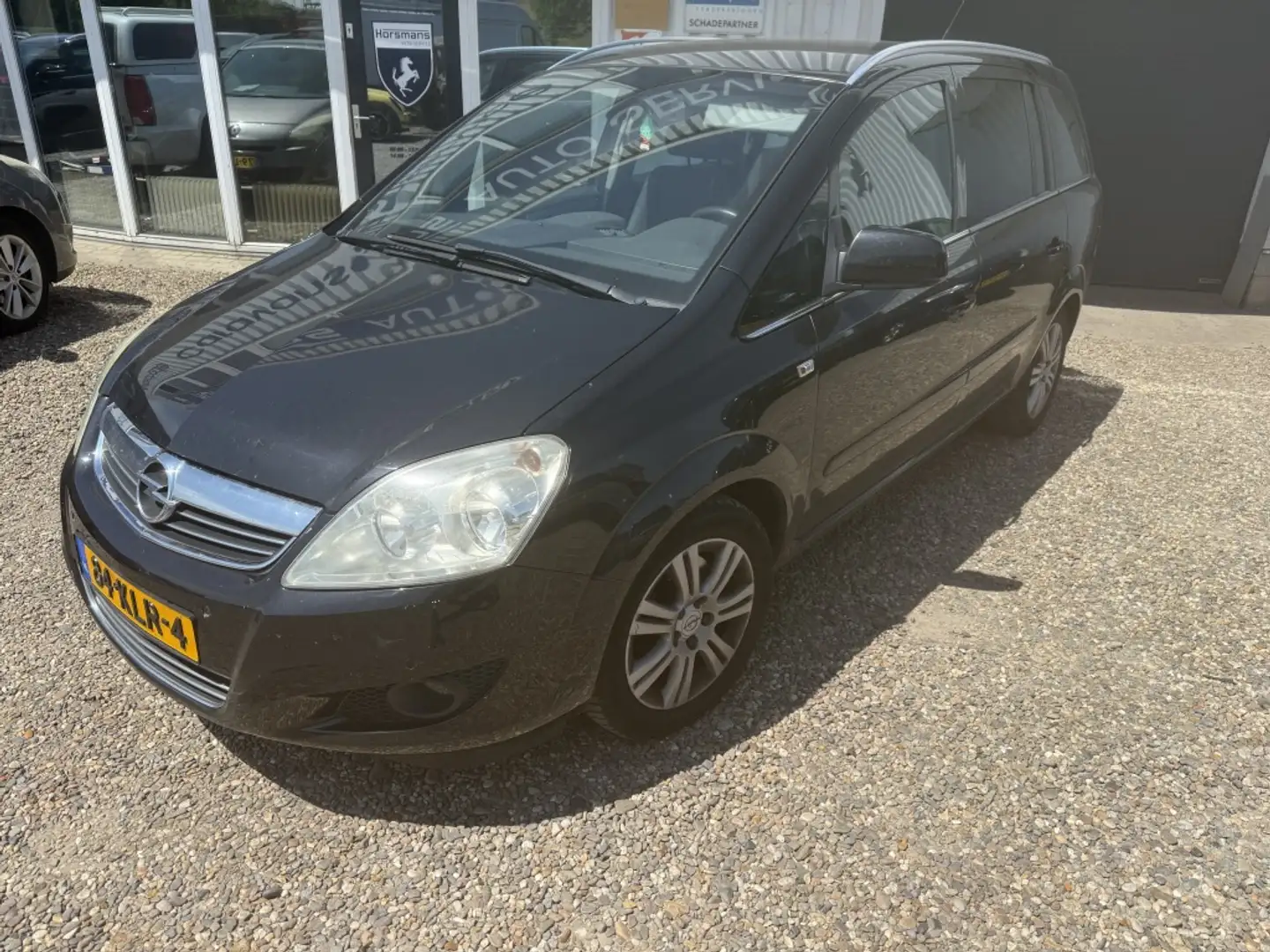 Opel Zafira 2.2 Cosmo Zwart - 1