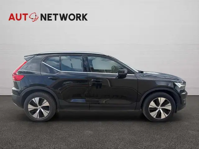 Volvo XC40 view 8