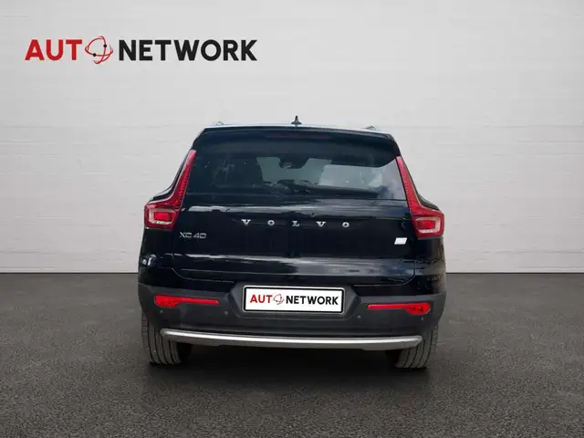 Volvo XC40 view 6