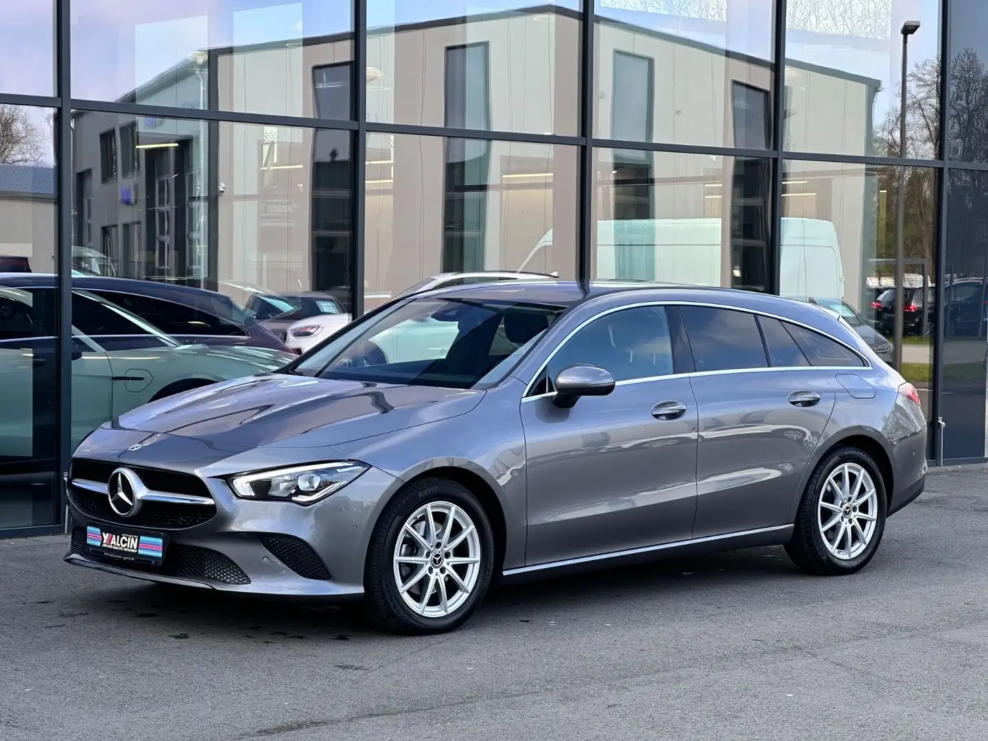 Mercedes-Benz CLA 200 Aut. 1.H/NAV/R-CAM/AHK/LM Grau - 2