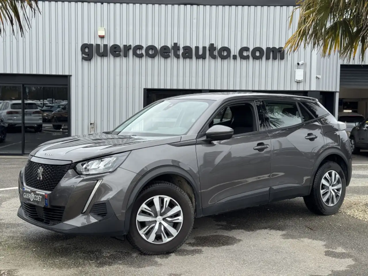 Peugeot 2008 1.2 PURETECH 100CH S\\u0026S ACTIVE