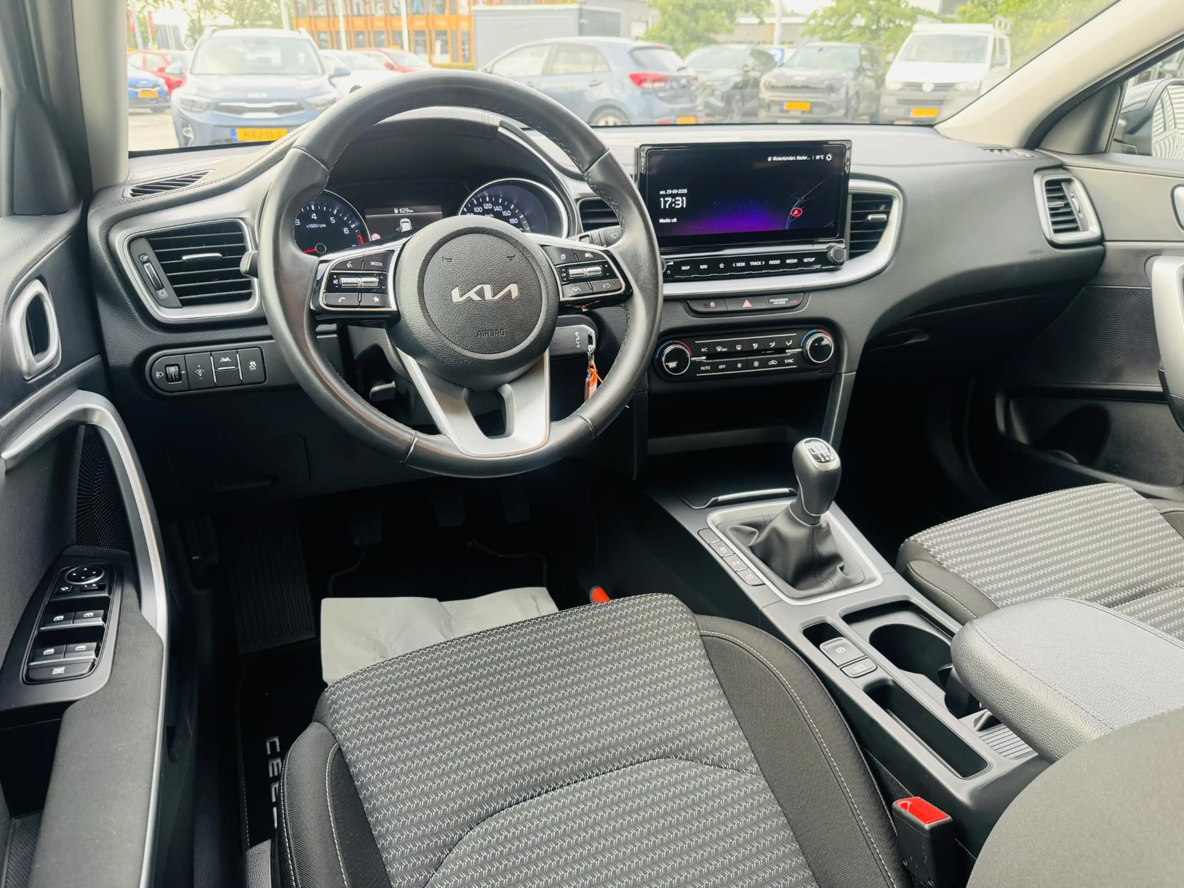 Kia Ceed SW / cee'd SW Sportswagon 1.5 T-GDi DynamicLine Eerste Eigenaar — photo 5