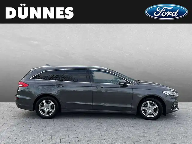 Ford Mondeo view 6