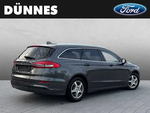 Ford Mondeo view 2