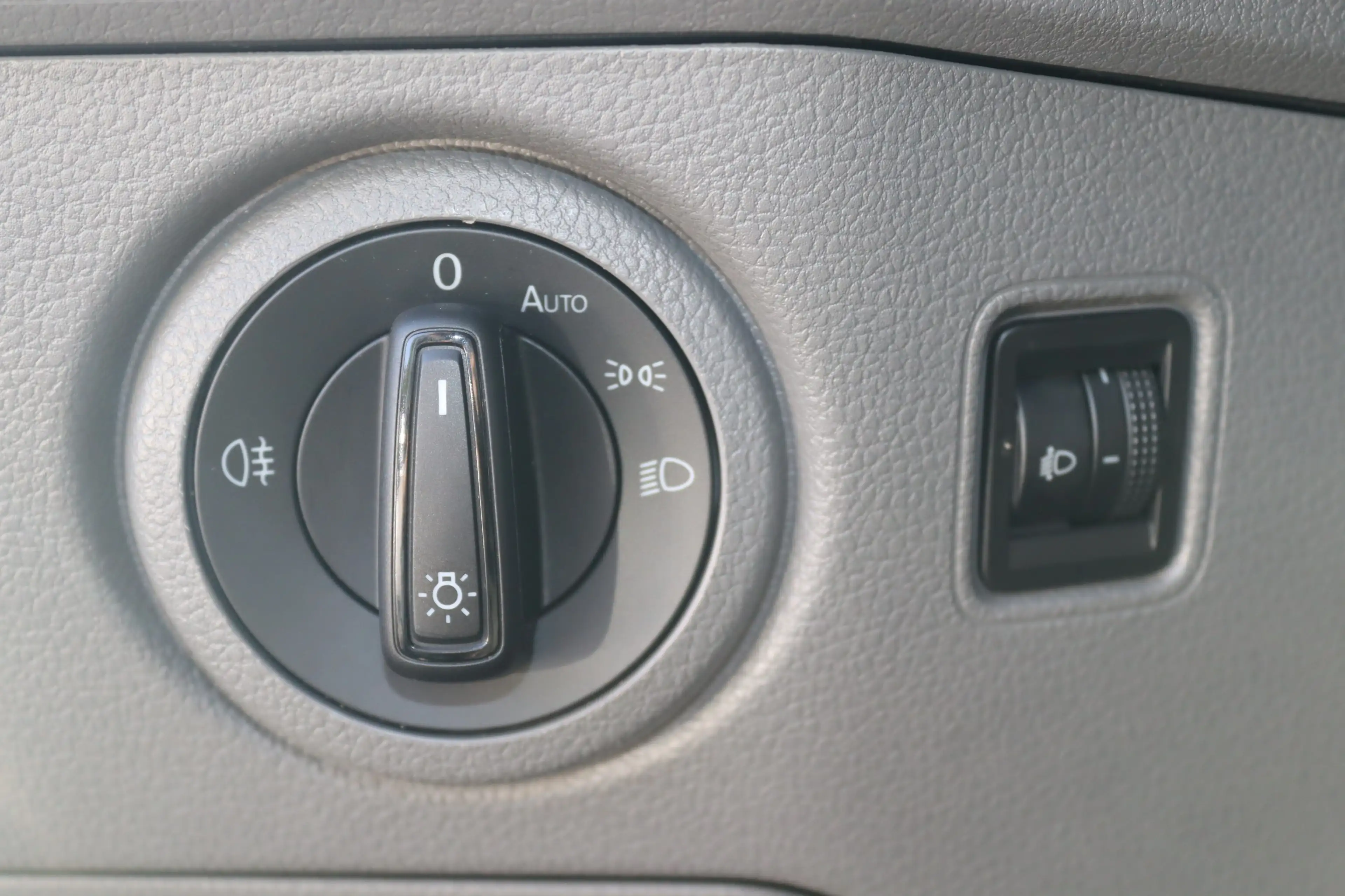 Volkswagen Crafter 35 lang Hochdach DSG-Klima-Kamera-PDC- — photo 10