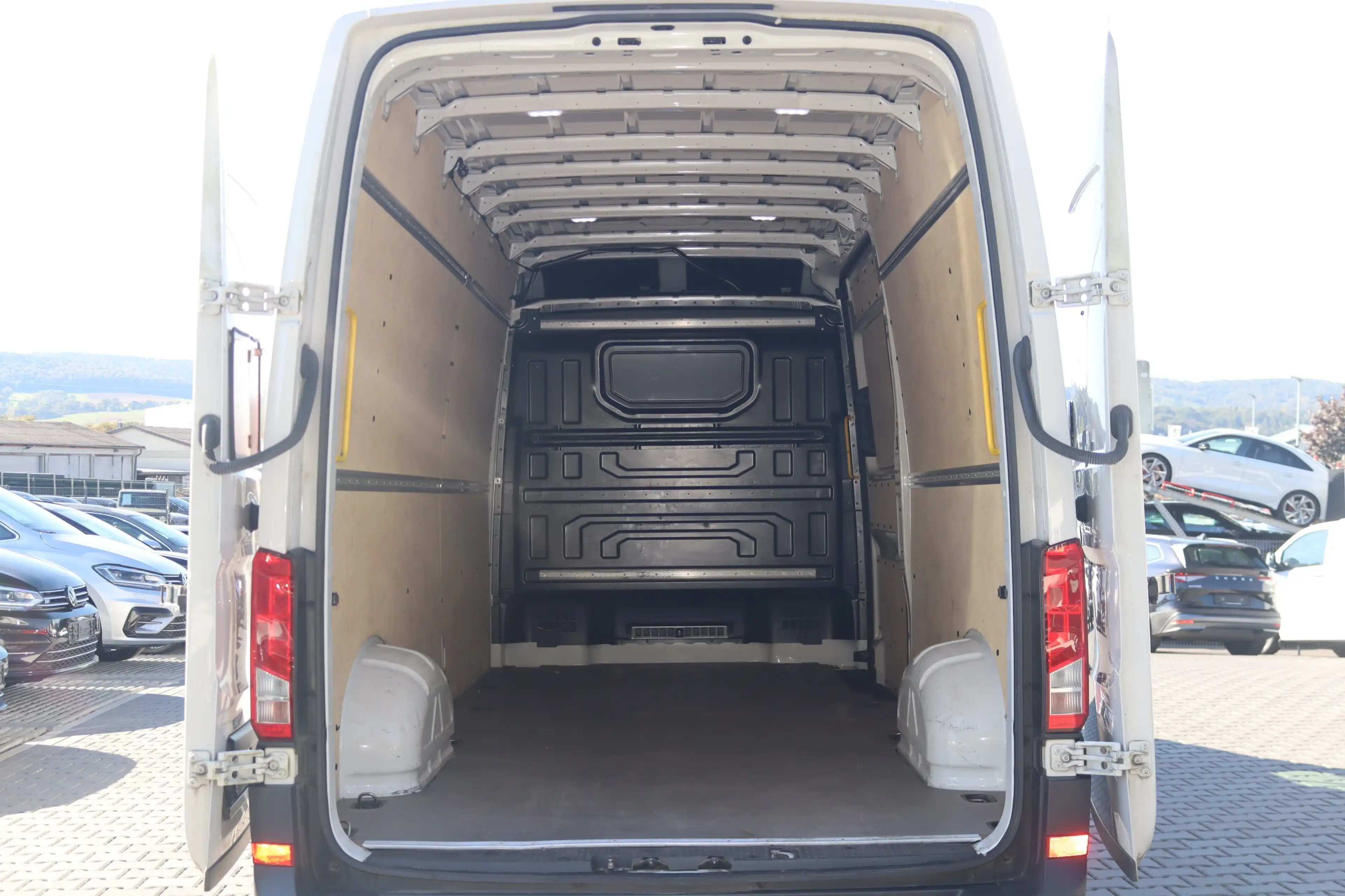 Volkswagen Crafter 35 lang Hochdach DSG-Klima-Kamera-PDC- — photo 7