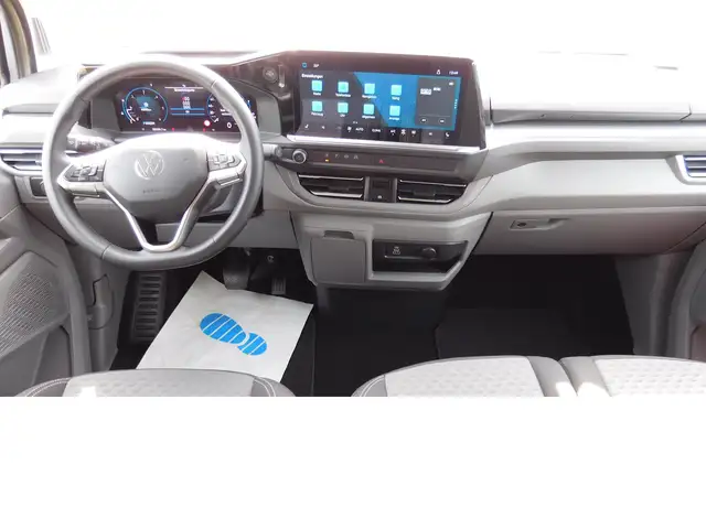 Volkswagen Caravelle view 13