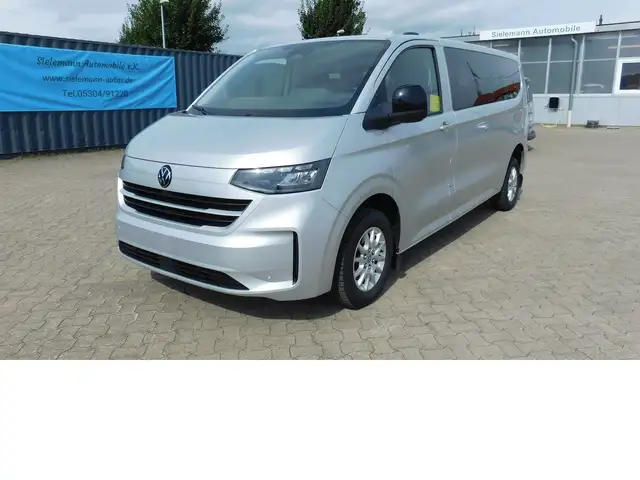 Volkswagen Caravelle view 5