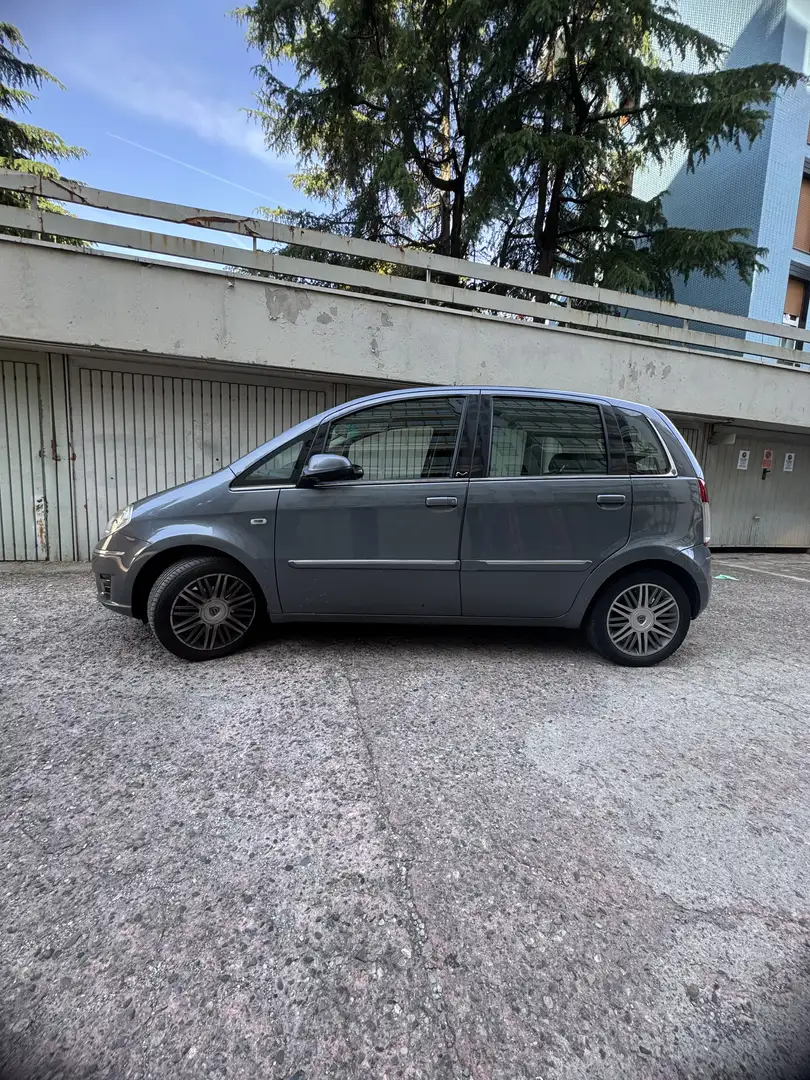 Lancia MUSA 1.4 16v Diva s&s E5 Gri - 1