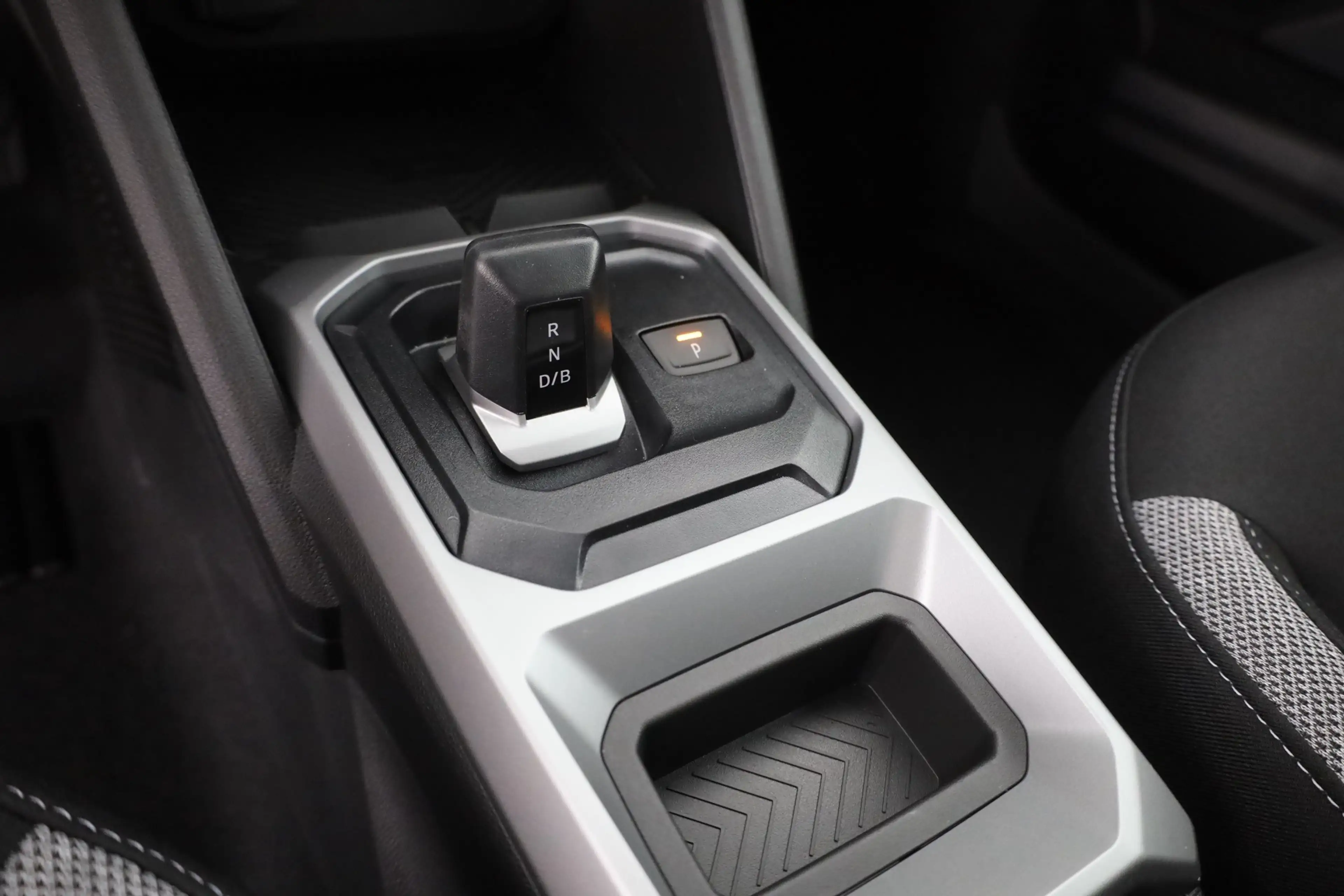 Dacia Duster Hybrid 155 Aut. LED ACC Navi — photo 15