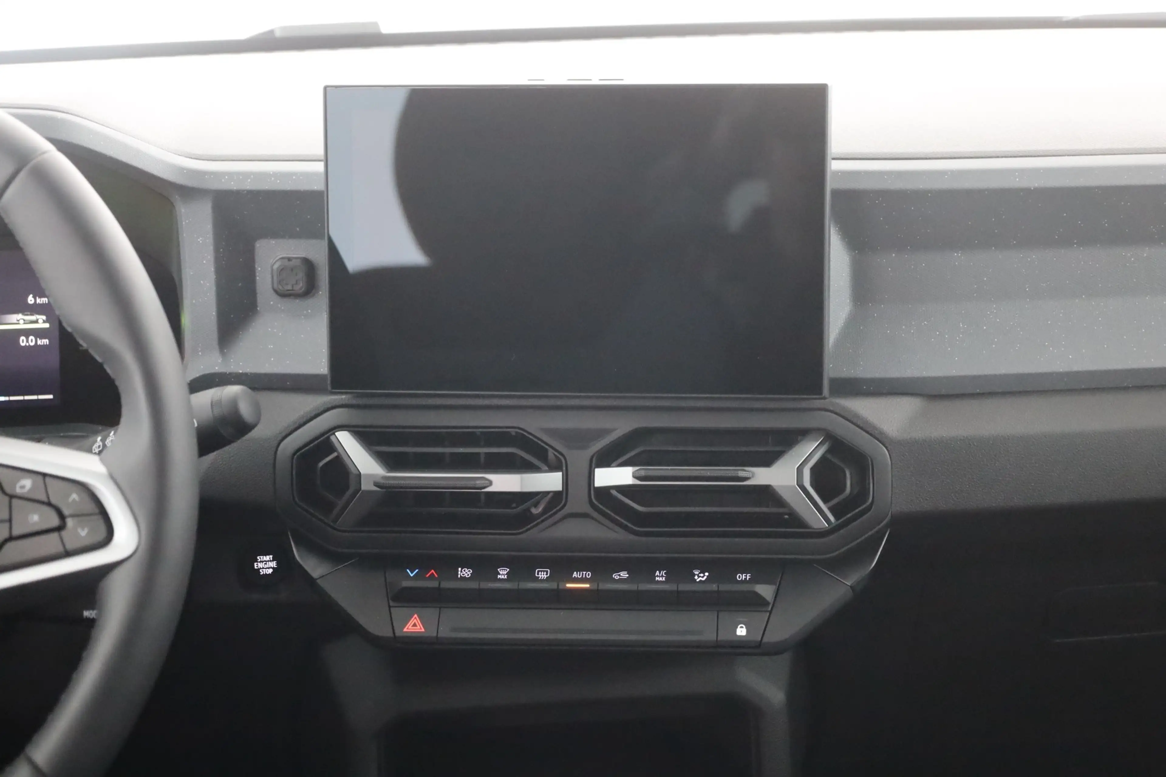 Dacia Duster Hybrid 155 Aut. LED ACC Navi — photo 12