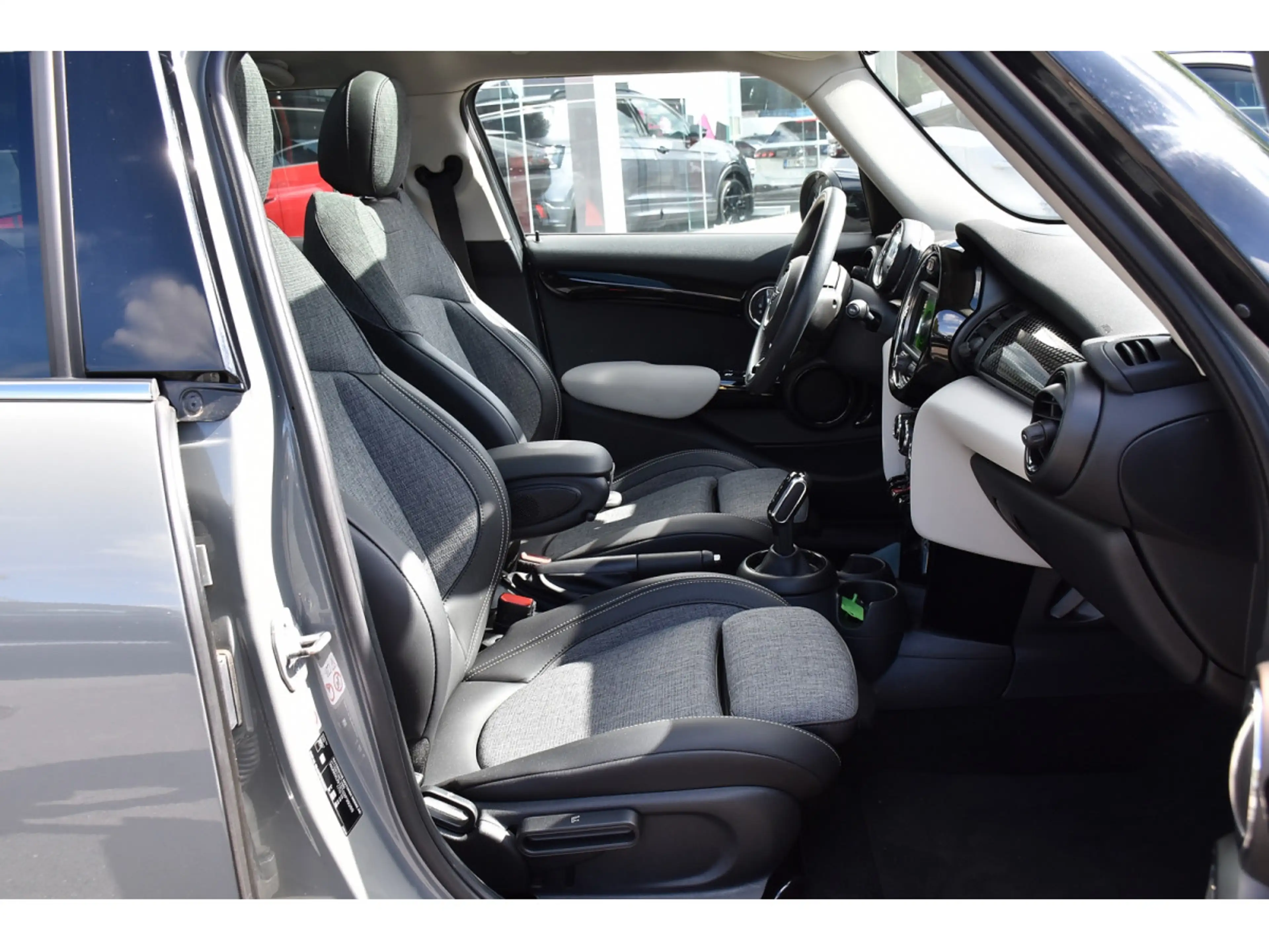 MINI Cooper S 2.0iA PANO PARK SG CHAUFF 1° MAIN — photo 7
