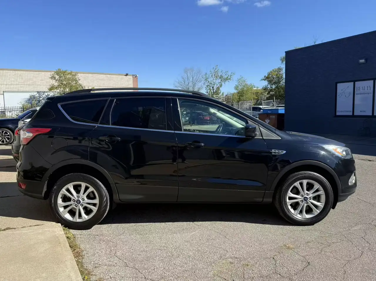 Ford Escape снимка Ford Escape