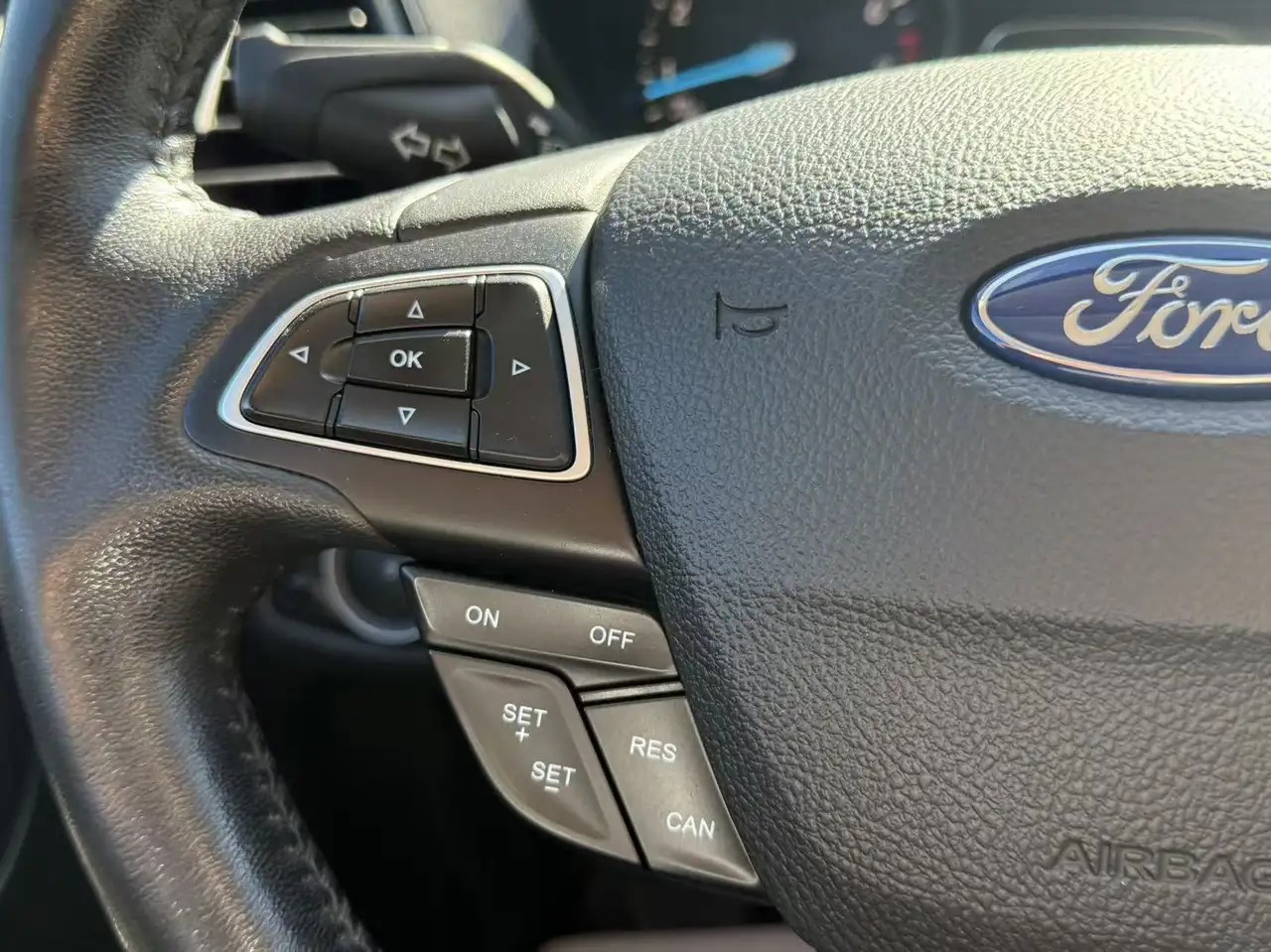 Ford Escape снимка Ford Escape
