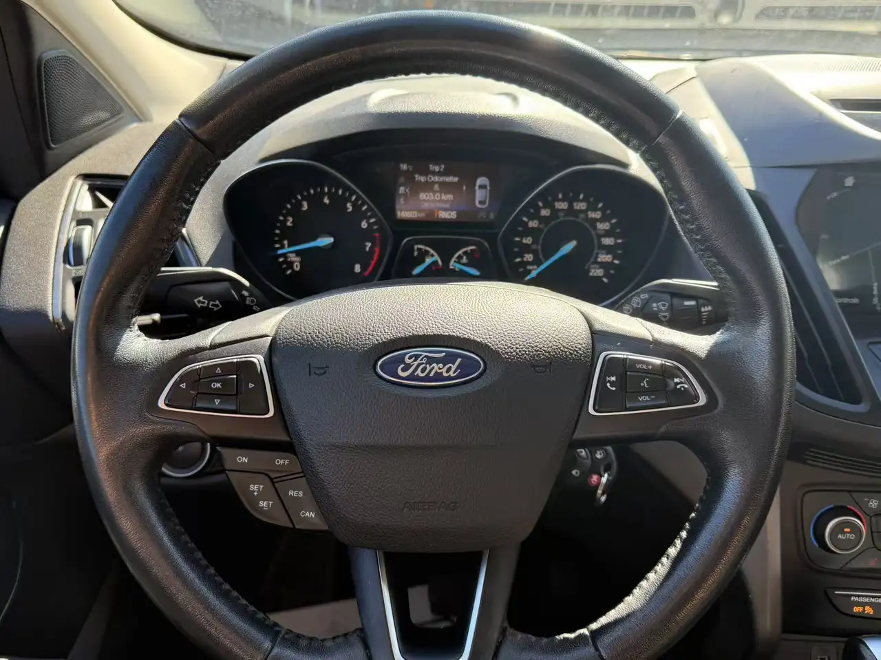 Ford Escape снимка Ford Escape