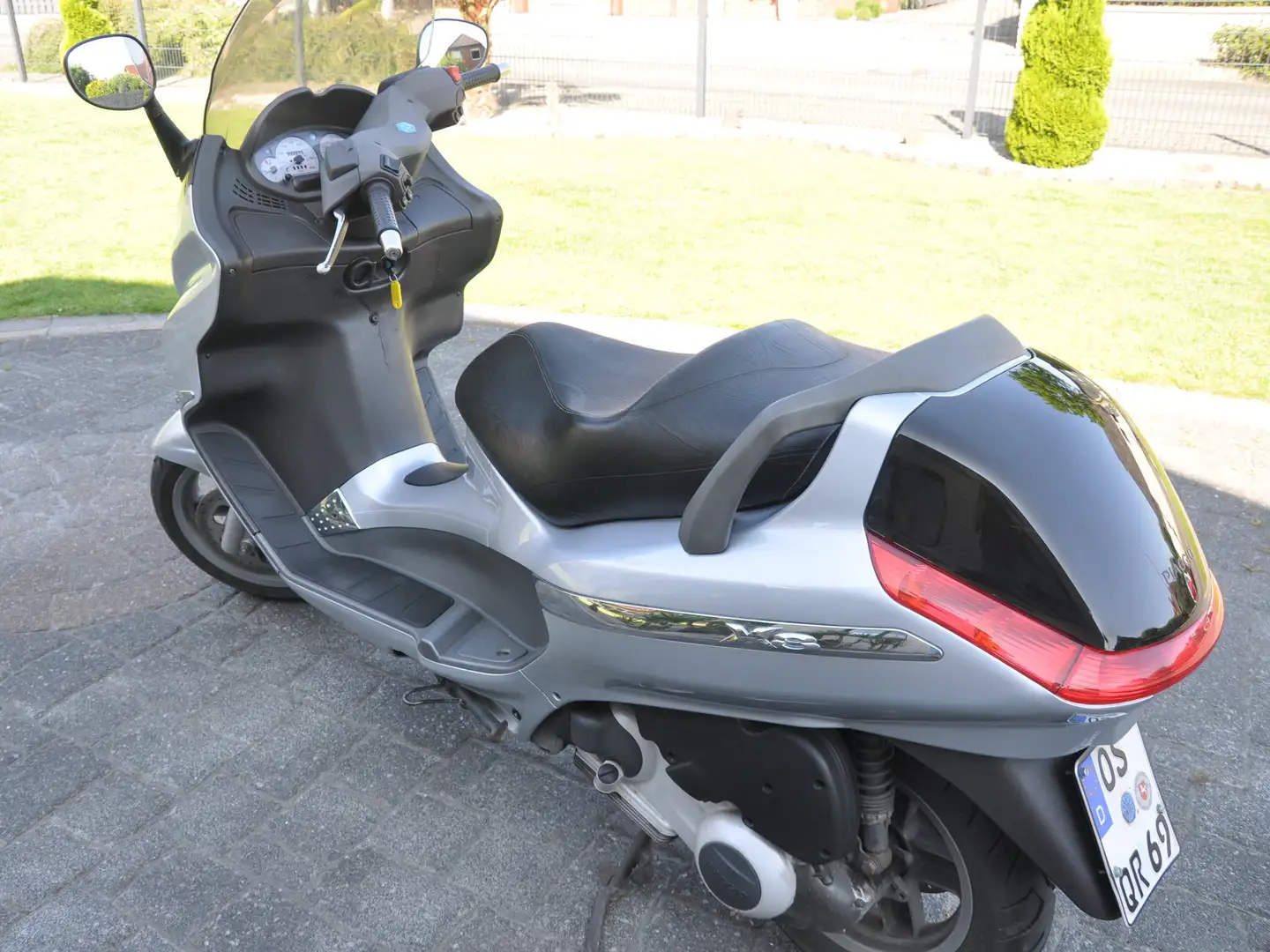 Piaggio X 8 125 ccm Срібний - 1