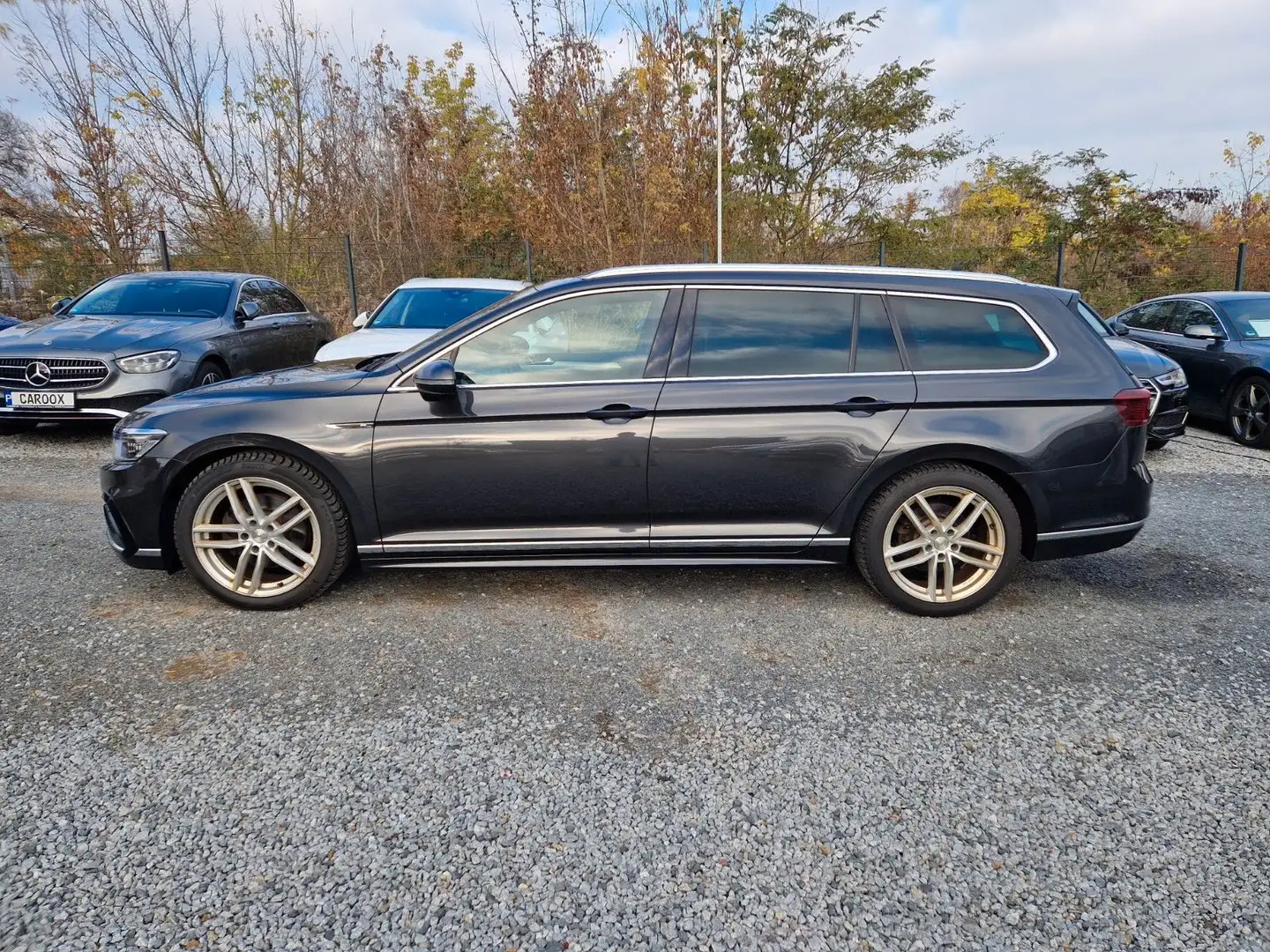 Volkswagen Passat Variant R-Line 2.0 TDI DSG Grau - 2