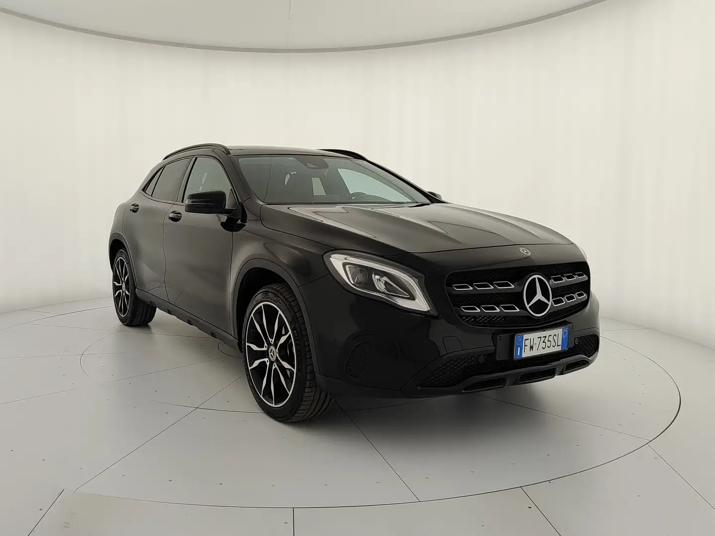 Mercedes-Benz GLA 200 d Night Edition auto Zwart - 1