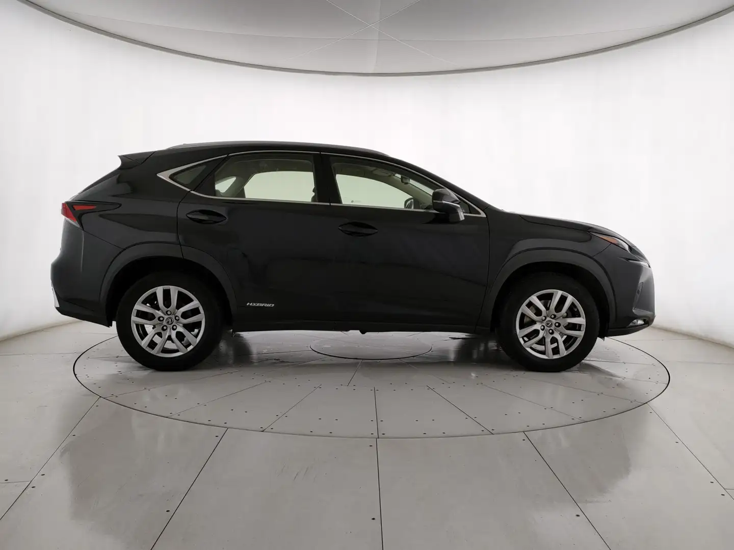Lexus NX 300 NX 300h 2.5 Premium 4wd cvt Чорний - 2
