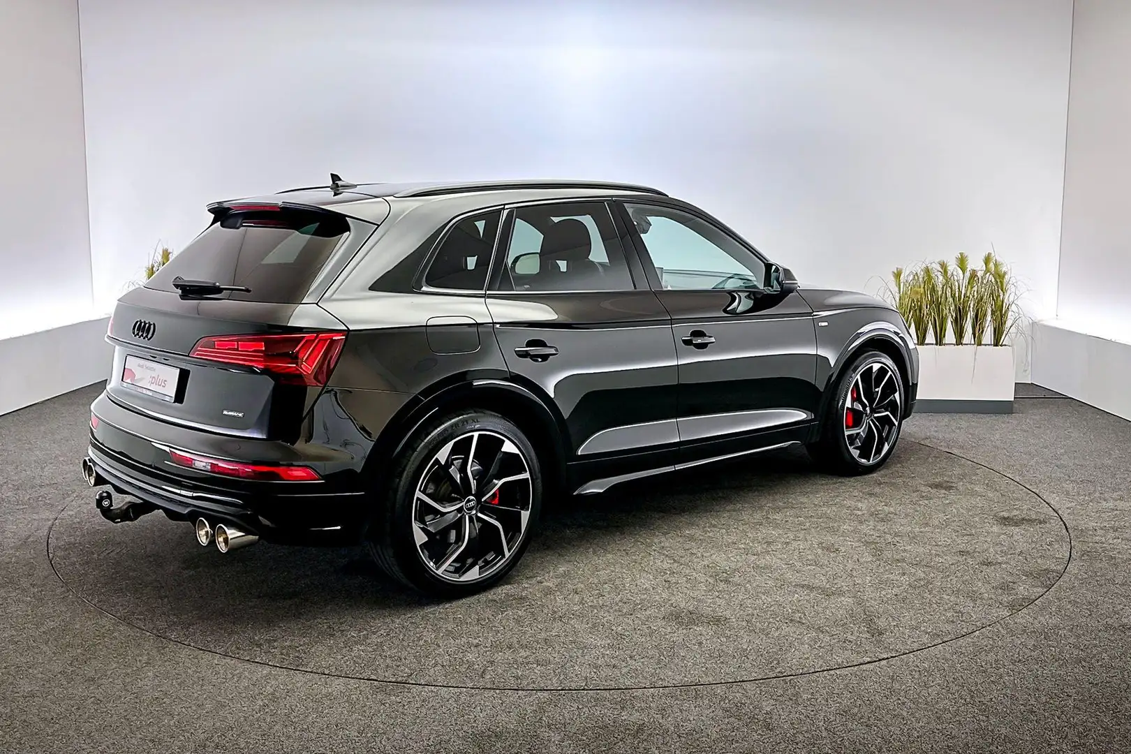 Audi Q5 55 TFSI e 367pk S tronic S edition | S line, Lucht Zwart - 2
