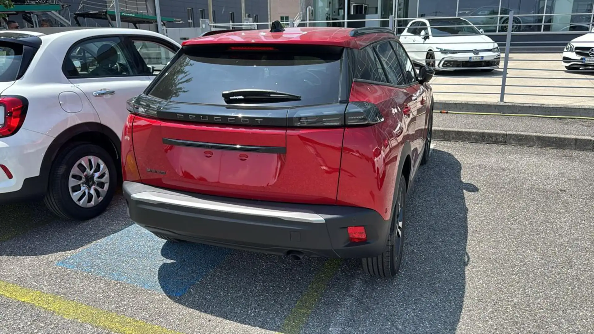 Peugeot 2008 PureTech 100 S&S Allure Rouge - 2