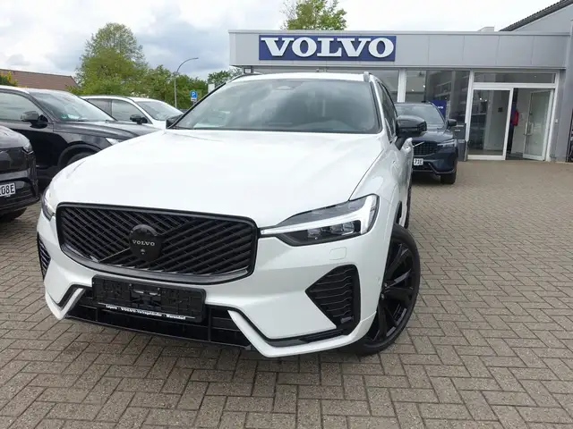 Volvo XC60 Black Edition Plus T6 AWD/FourC/AHK/Pano
