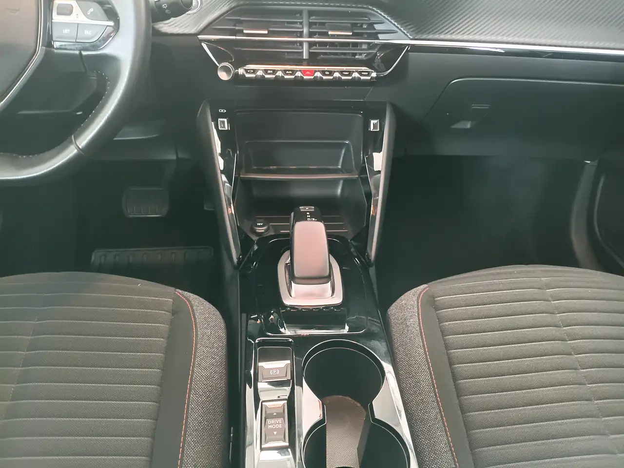 Peugeot 208 208 Elektro — photo 15