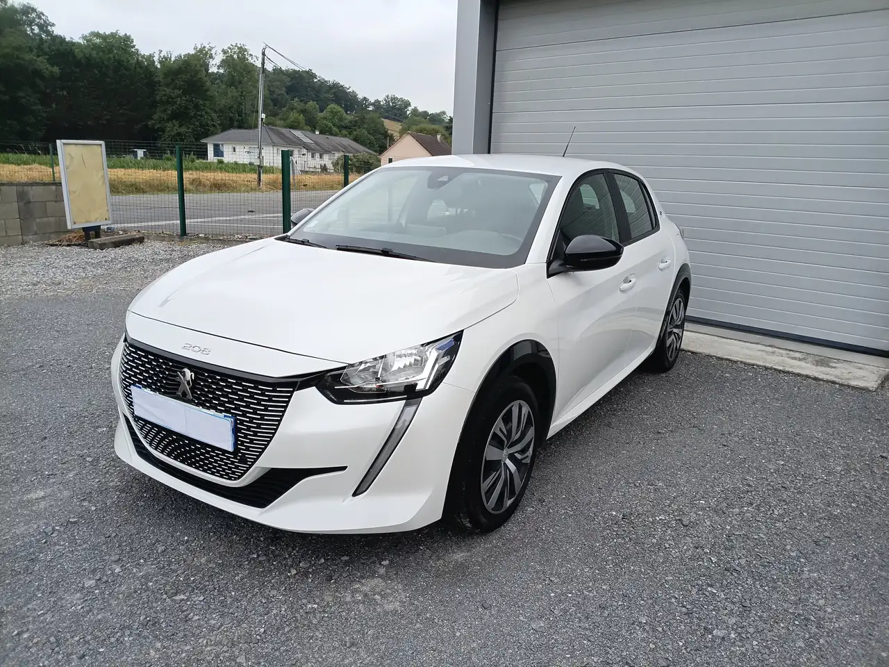 Peugeot 208 208 Elektro — photo 3