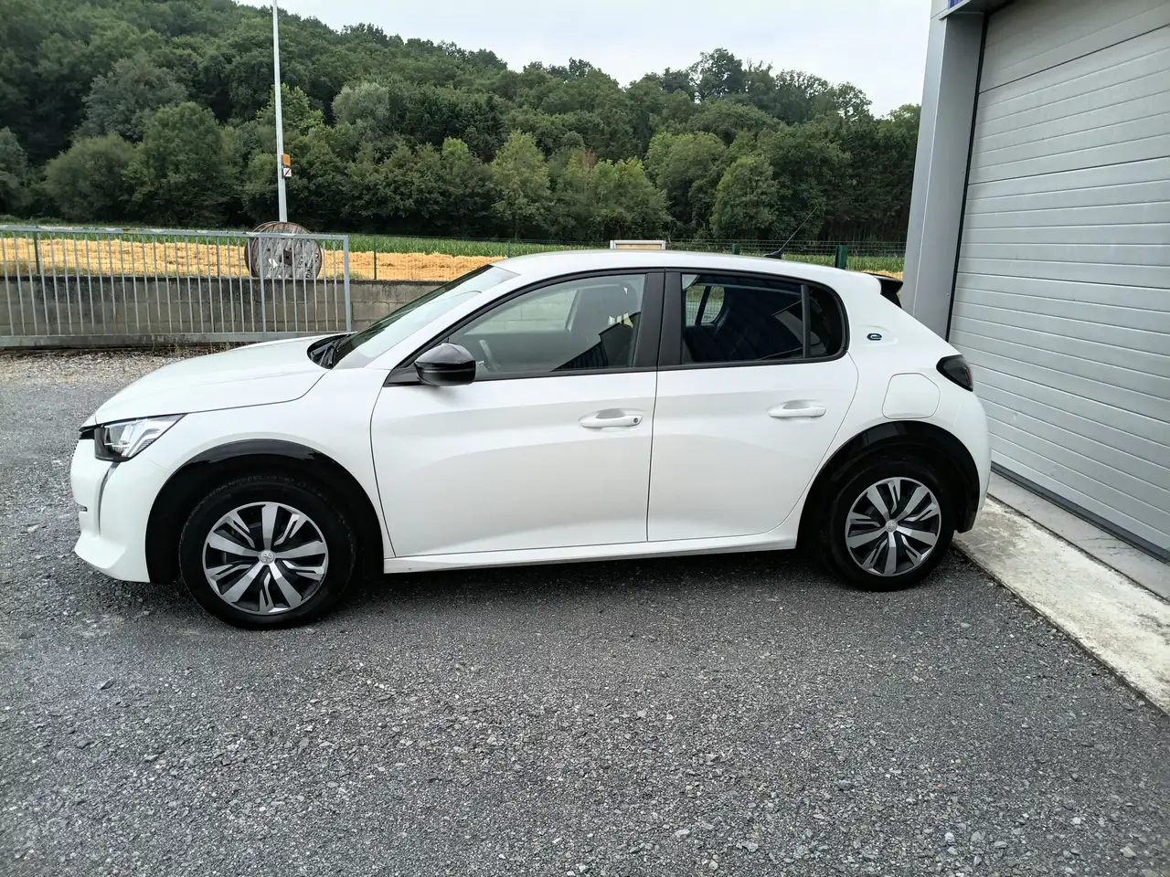 Peugeot 208 208 Elektro — photo 7