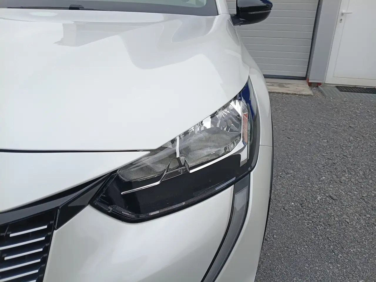 Peugeot 208 208 Elektro — photo 9