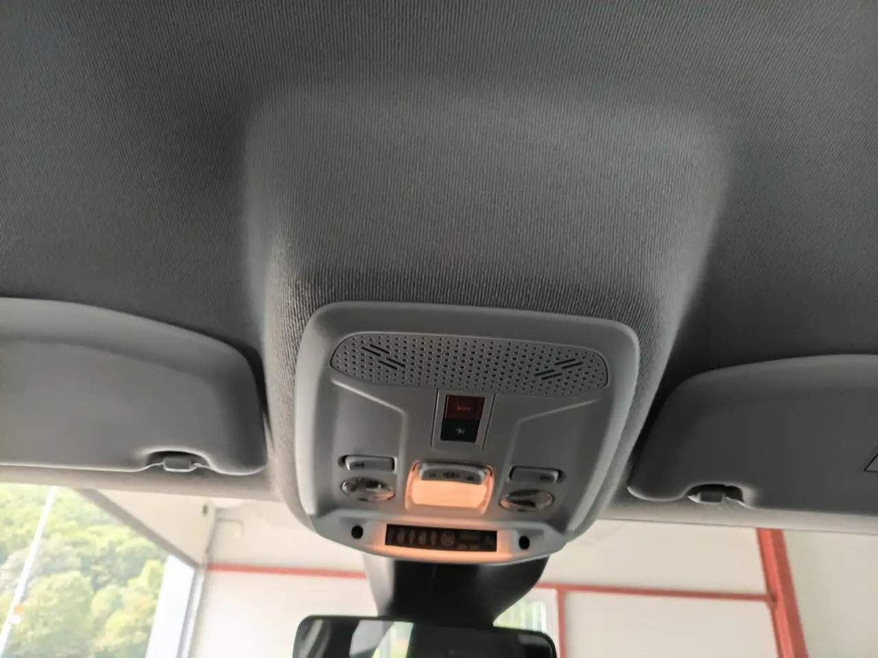 Peugeot 208 208 Elektro — photo 16
