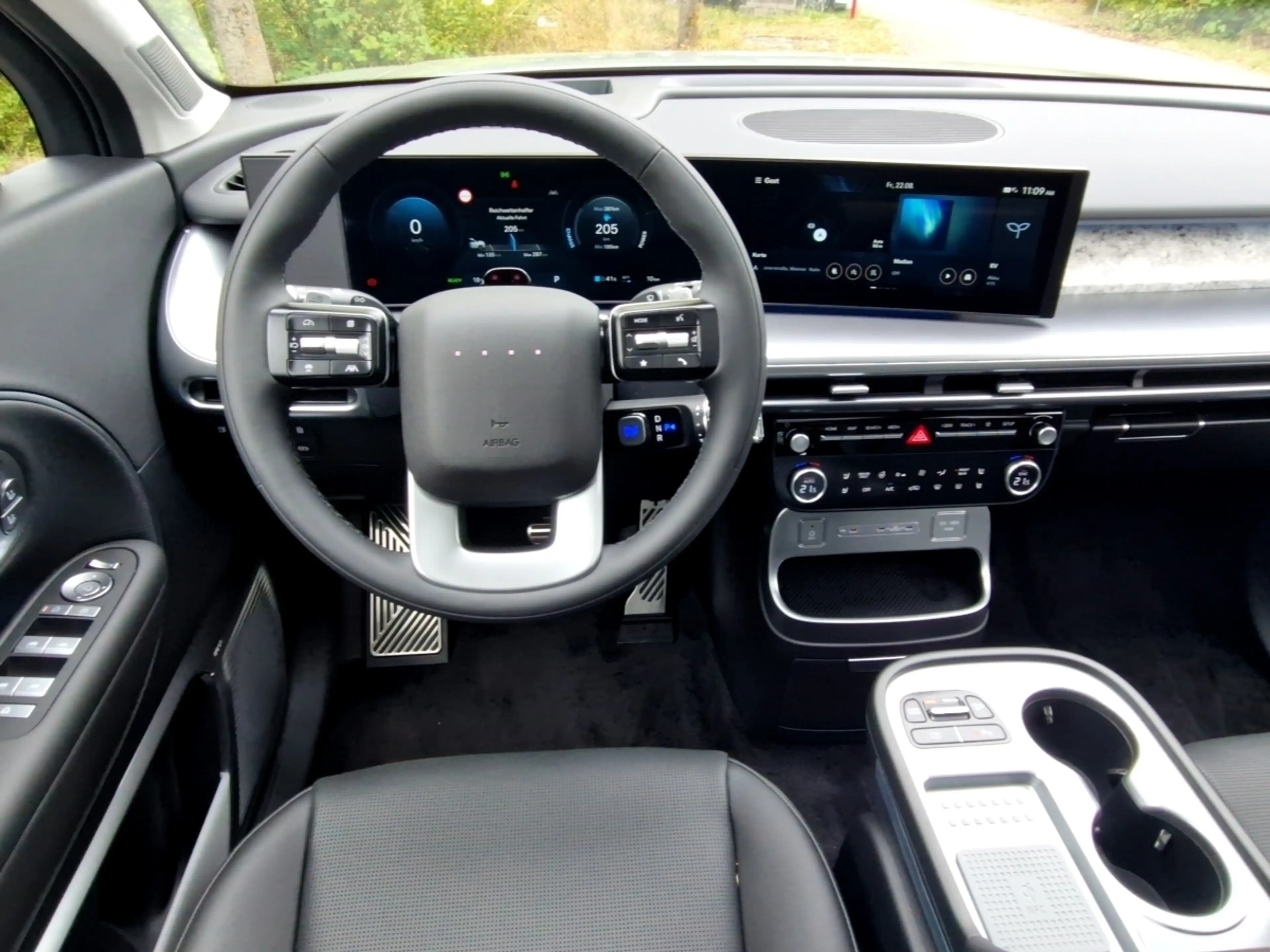 Hyundai IONIQ UNIQ 4WD (307 PS)) 6-Sitzer/ Allrad — photo 8