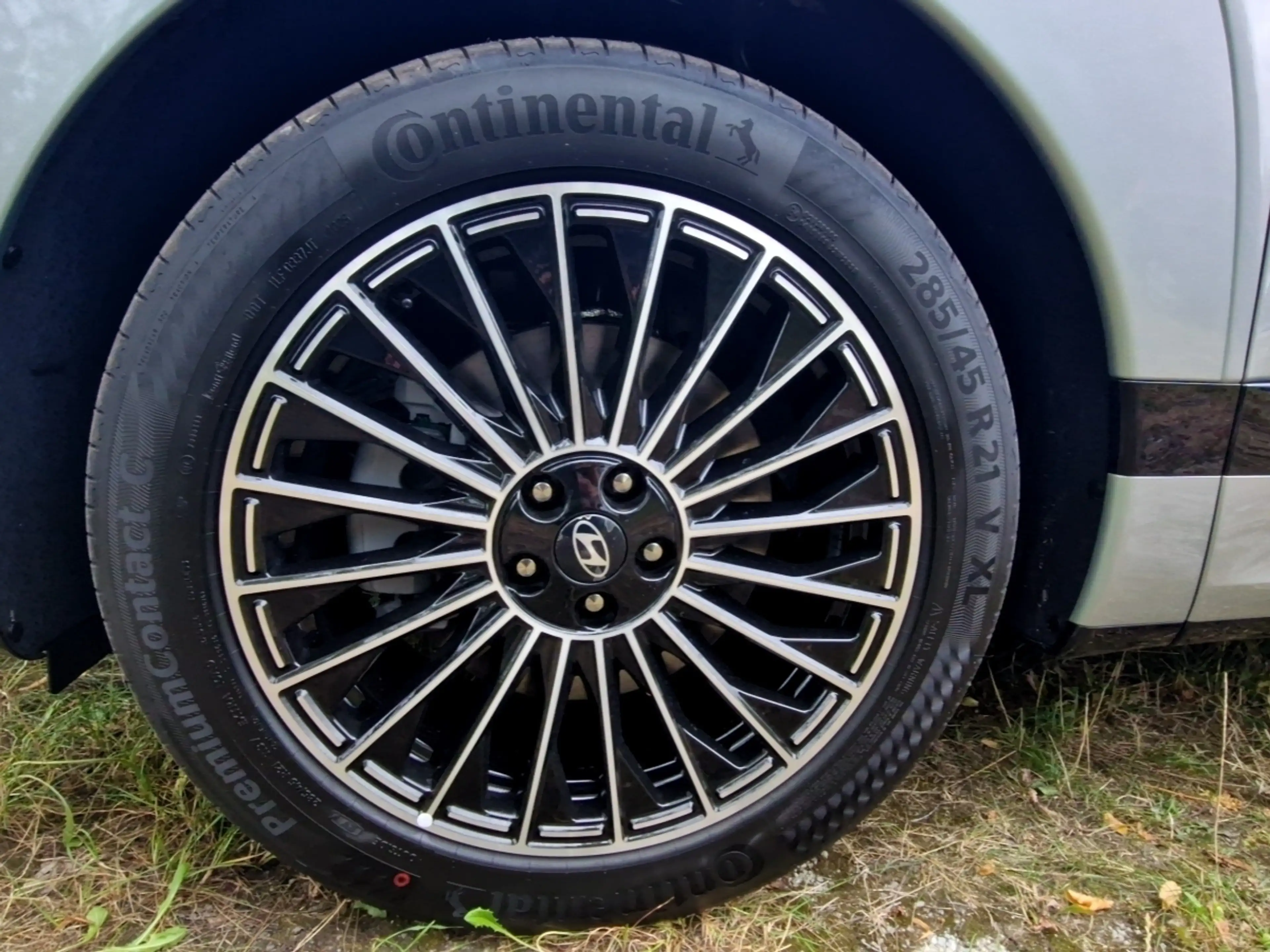 Hyundai IONIQ UNIQ 4WD (307 PS)) 6-Sitzer/ Allrad — photo 7