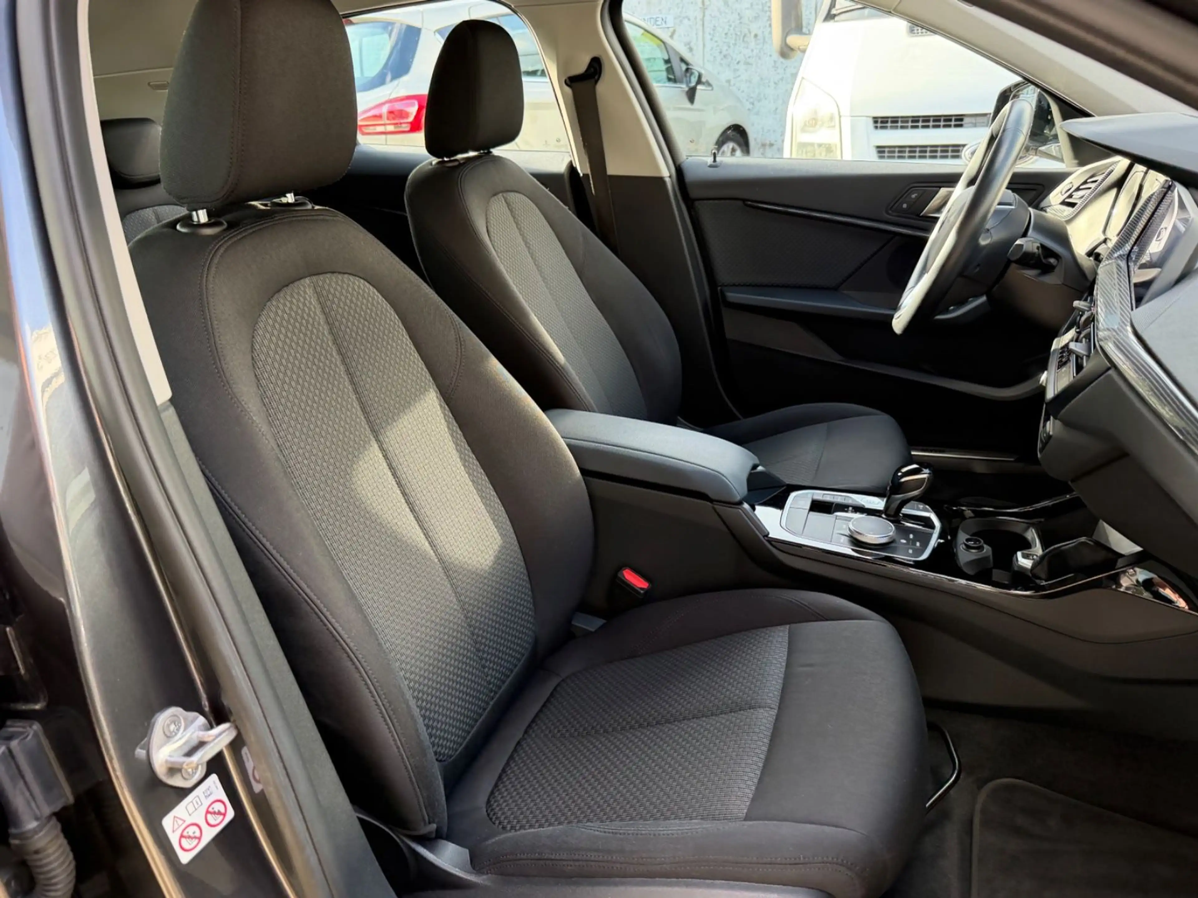 BMW 118 Limousine Advantage /1.hand/LED/ — photo 6