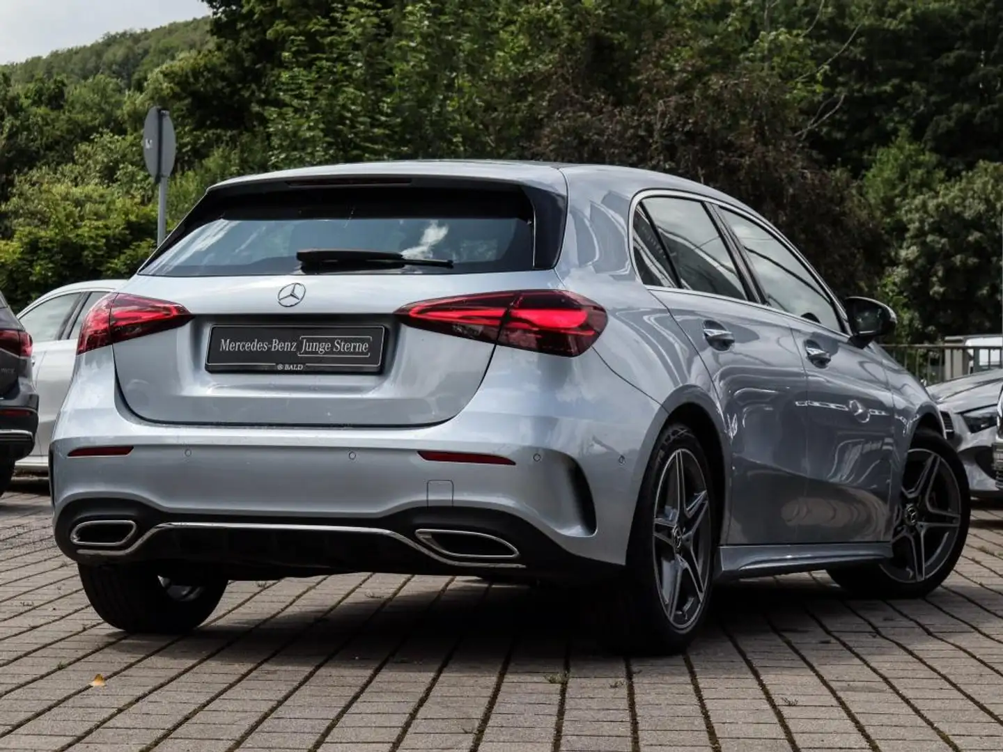 Mercedes-Benz A 200 d AMG-Advanced/LED/Cam/Amb/DAB/18" - 2