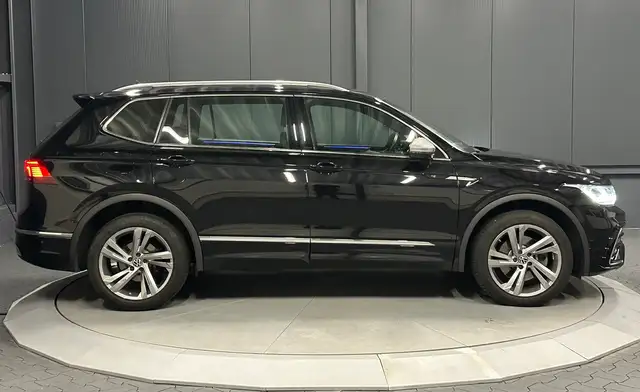 Volkswagen Tiguan Allspace view 5