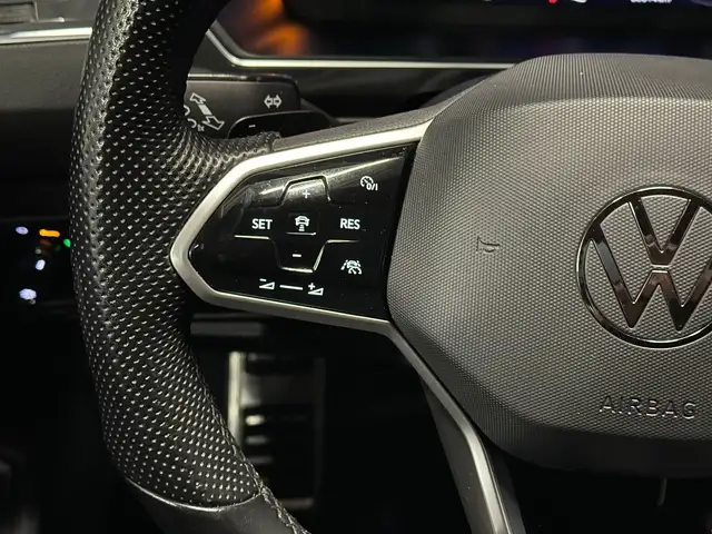 Volkswagen Tiguan Allspace view 17