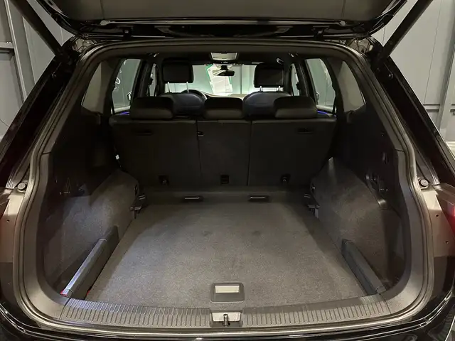 Volkswagen Tiguan Allspace view 30