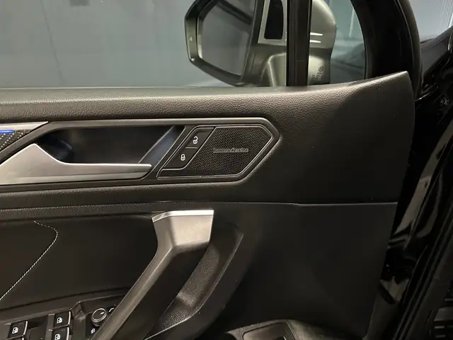 Volkswagen Tiguan Allspace view 13