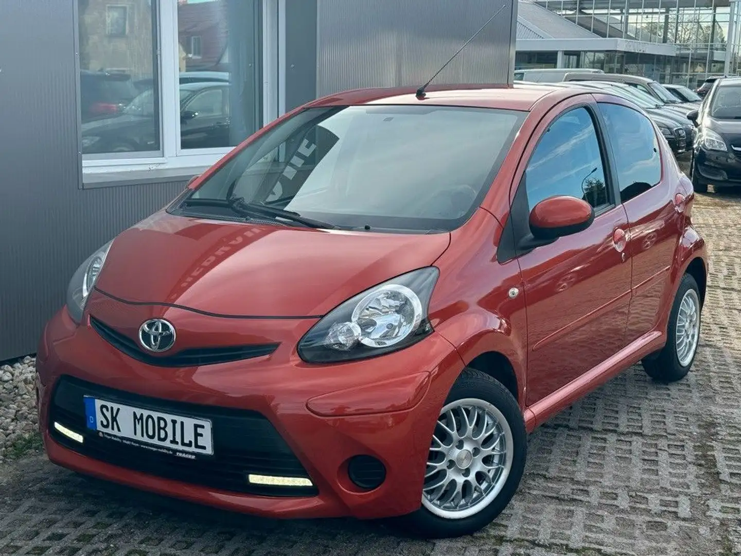 Toyota Aygo AYGO Connect*1HAND*KLIMA*NEU TÜV/SERVICE* Orange - 2