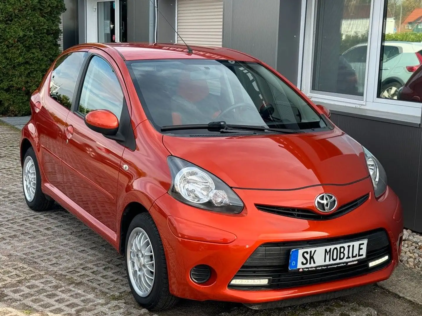Toyota Aygo AYGO Connect*1HAND*KLIMA*NEU TÜV/SERVICE* Orange - 1