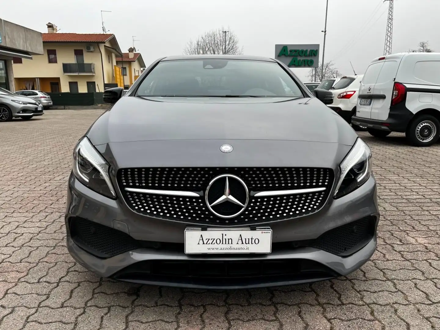 Mercedes-Benz A 180 D PREMIUM AUTOMATICA UNICO PROPRIETARIO Grijs - 2