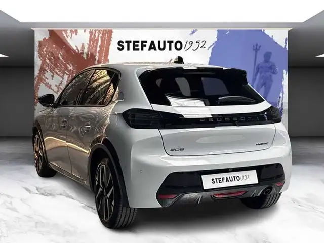 Peugeot 208 view 5