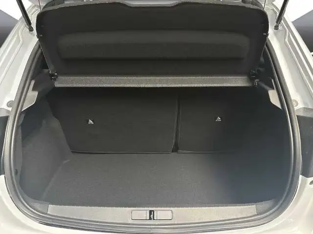 Peugeot 208 view 7